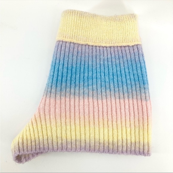 LIKE NEW🌈RAINBOW🌈OMBRÉ KNIT SHORTS - Picture 7 of 8